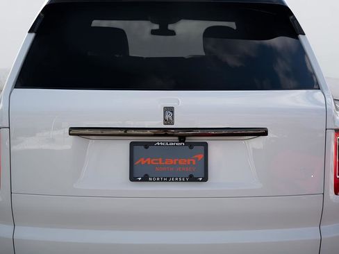 Used 2022 Rolls-Royce Cullinan Black Badge AWD/4WD image 20
