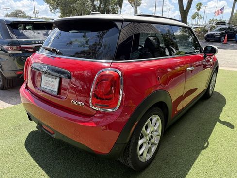 Used 2019 MINI Cooper 2-Door Hardtop FWD image 6