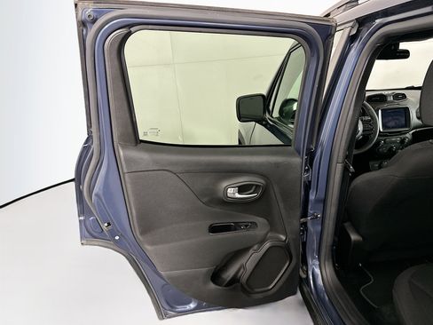 Used 2021 Jeep Renegade Latitude AWD/4WD image 26