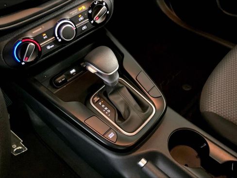 Certified 2025 Kia Soul LX w/ LX Technology Package FWD image 17