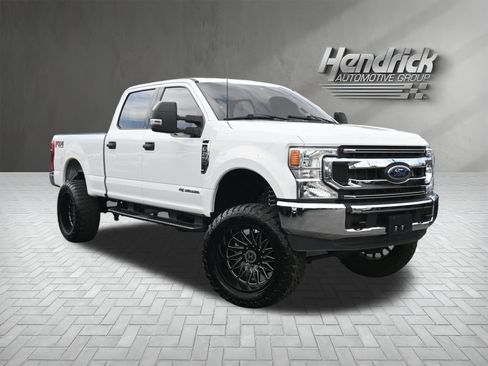 Used 2021 Ford F250 XLT w/ FX4 Off-Road Package AWD/4WD image 2