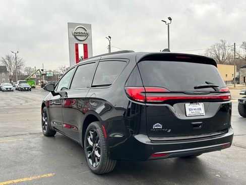 New 2026 Chrysler Pacifica Select w/ S Appearance Package AWD/4WD image 7