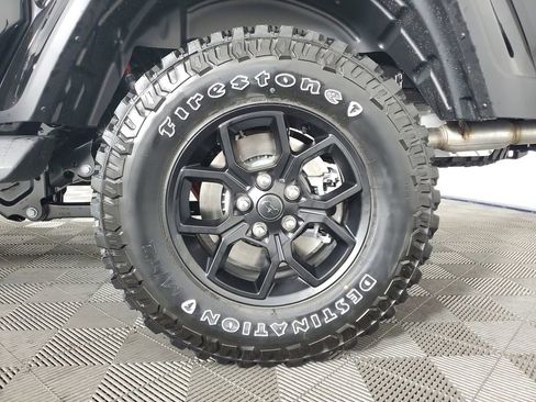 New 2025 Jeep Gladiator High Tide image 28