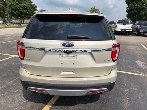 Used 2017 Ford Explorer XLT w/ Class II Trailer Tow Package AWD/4WD image 13