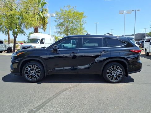 Used 2022 Toyota Highlander Limited AWD/4WD image 7