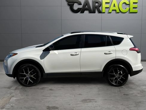 Used 2018 Toyota RAV4 SE w/ All Weather Liner Package AWD/4WD image 7