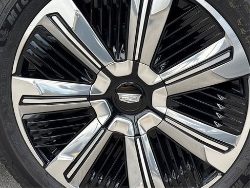 New 2025 Cadillac Escalade IQ Luxury 1 image 13