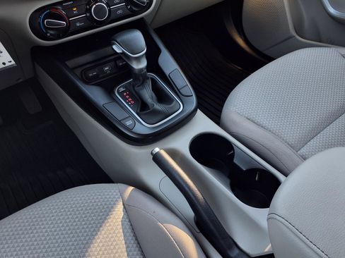 Used 2021 Kia Soul LX image 16