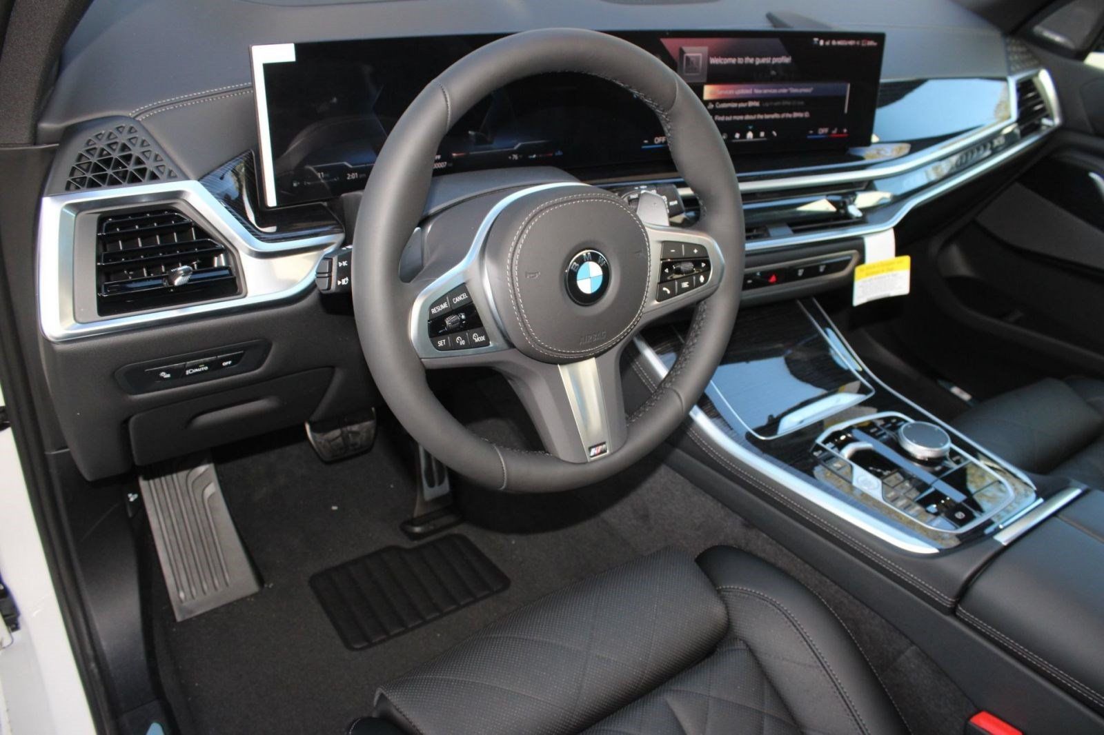 Used 2026 BMW X5 sDrive40i w/ M Sport Package RWD image 4