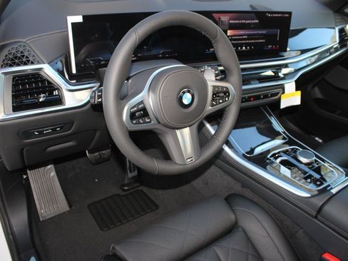 Used 2026 BMW X5 sDrive40i w/ M Sport Package RWD image 4