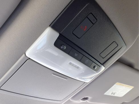 Certified 2025 Nissan Rogue SV FWD image 24