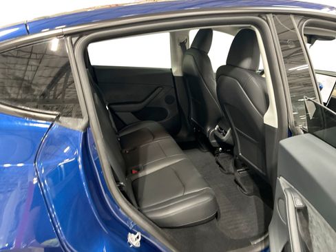 Certified 2023 Tesla Model Y Long Range AWD/4WD image 11