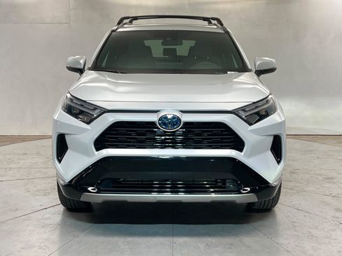 Used 2023 Toyota RAV4 SE w/ Convenience Package image 9