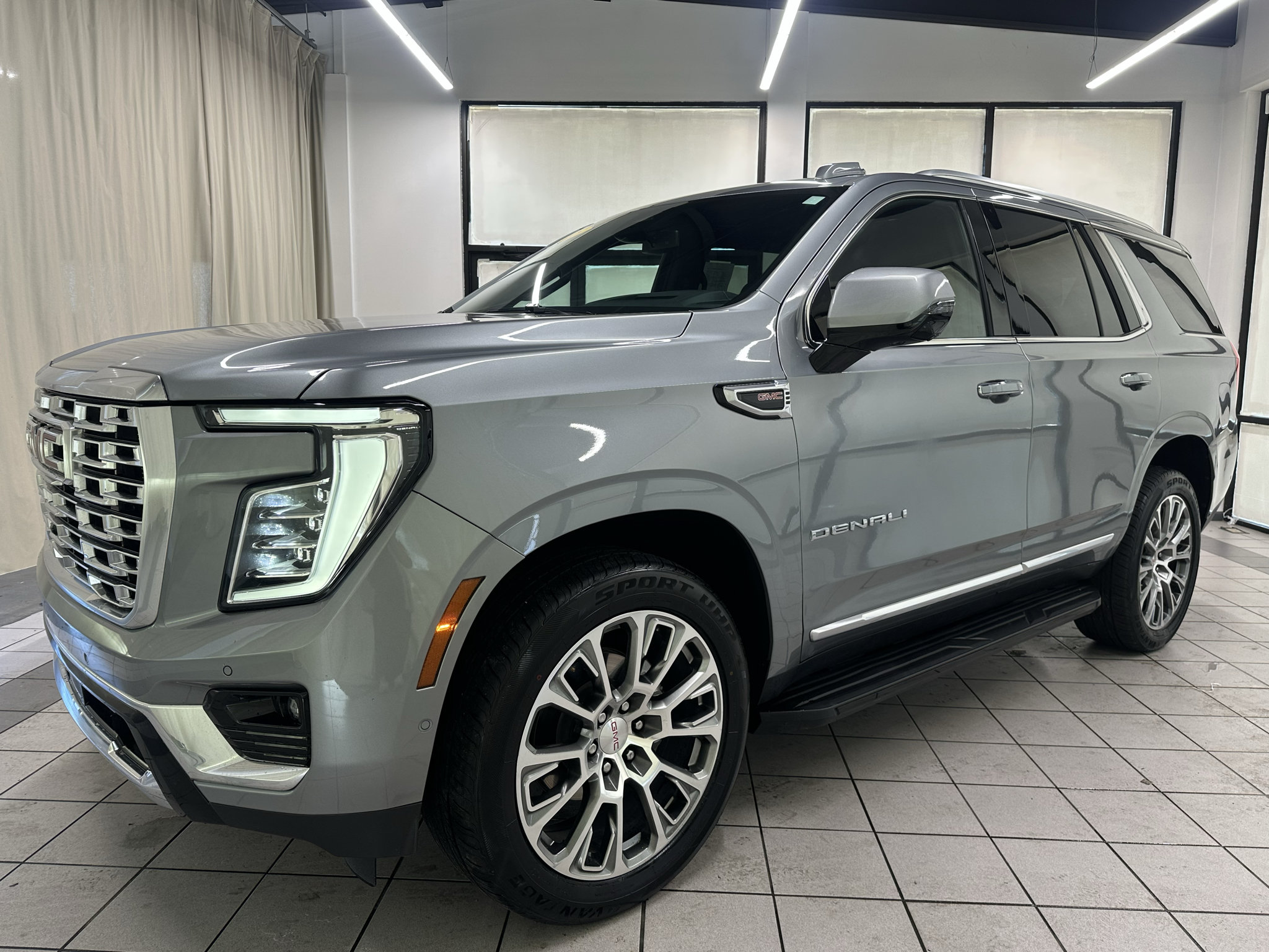 Certified 2025 GMC Yukon Denali AWD/4WD image 13