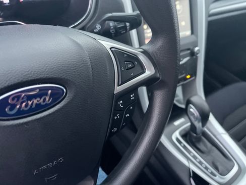 Used 2014 Ford Fusion SE image 12