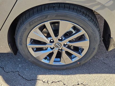 New 2026 Nissan Sentra SL w/ Floor Mat Package FWD image 5