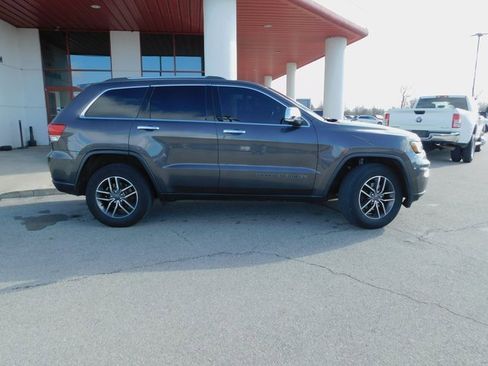 Used 2019 Jeep Grand Cherokee Limited w/ Luxury Group II image 32