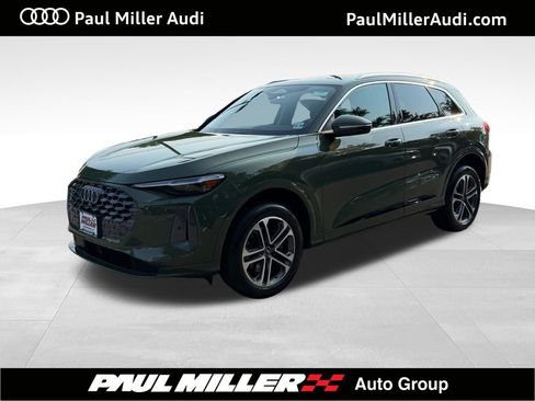 Used 2025 Audi Q5 Premium Plus w/ Premium Plus AWD/4WD image 1