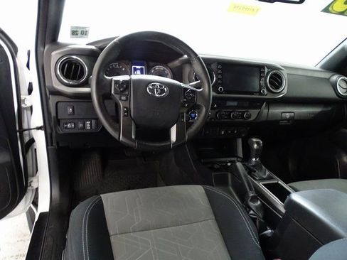 Used 2023 Toyota Tacoma TRD Sport image 5