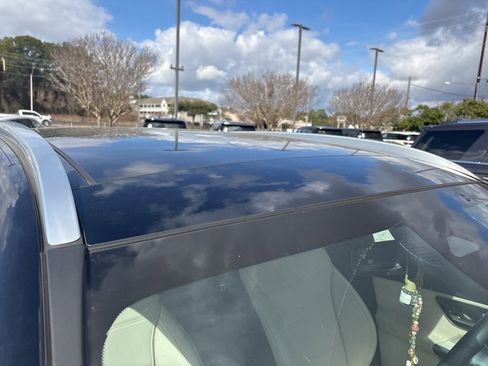 Used 2024 Mercedes-Benz GLC 300 4MATIC image 5