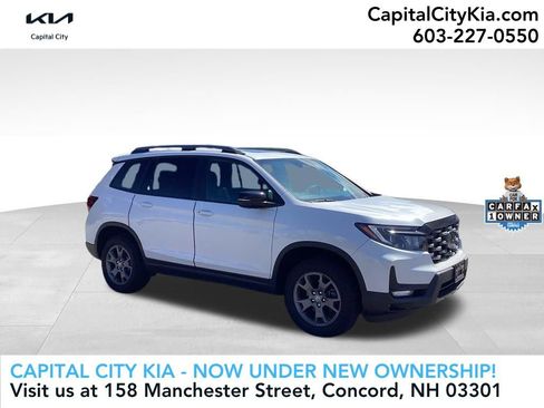 Used 2024 Honda Passport TrailSport image 1
