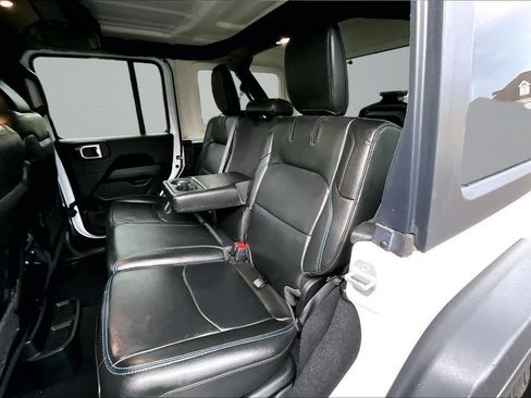 Used 2022 Jeep Wrangler Unlimited Rubicon 4xe w/ Cold Weather Group AWD/4WD image 17