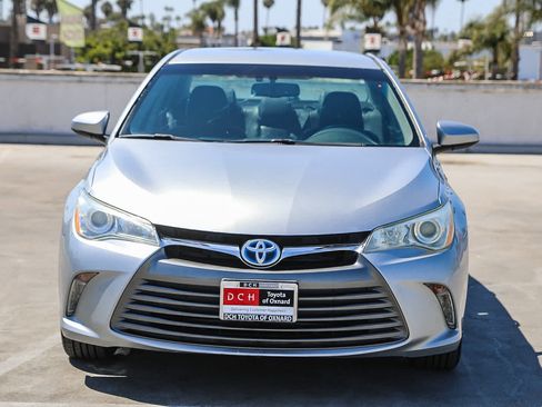 Used 2016 Toyota Camry XLE FWD image 3
