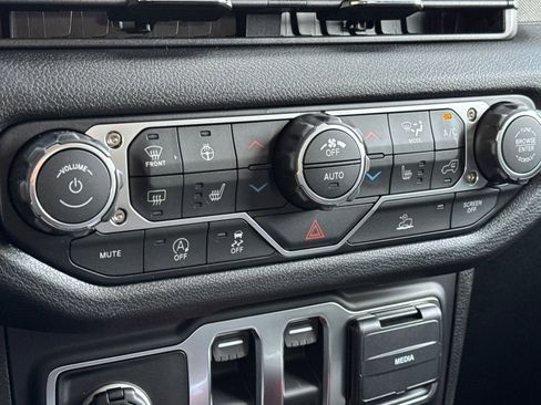 New 2026 Jeep Wrangler Sport AWD/4WD image 19