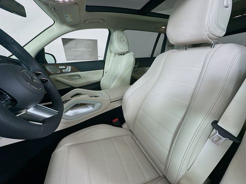 Used 2026 Mercedes-Benz GLS 450 4MATIC image 27