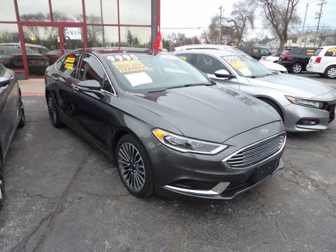 Used 2018 Ford Fusion SE w/ Fusion SE Technology Package image 5