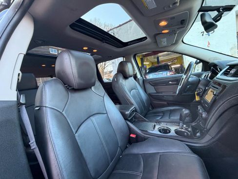 Used 2017 Chevrolet Traverse LT AWD/4WD image 37
