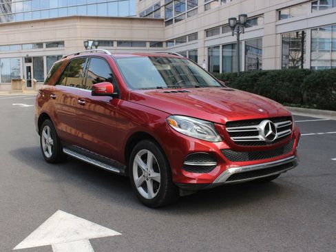 Used 2016 Mercedes-Benz GLE 350 w/ Premium Package image 1