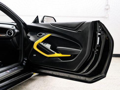 Used 2020 Chevrolet Camaro SS image 51