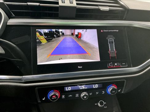 Certified 2025 Audi Q3 2.0T Premium w/ Black Optic Sport Package image 24