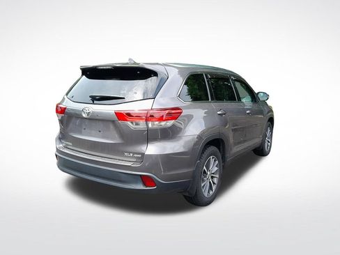 Used 2017 Toyota Highlander XLE AWD/4WD image 8