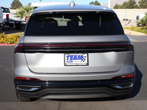 Certified 2025 Lincoln Nautilus Premier AWD/4WD image 5