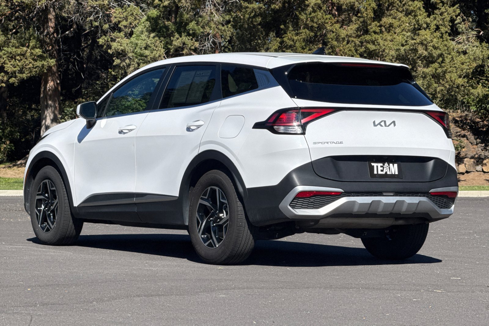Used 2025 Kia Sportage LX FWD image 6