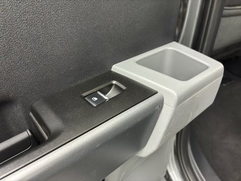 Used 2024 Ford F250 XLT image 40