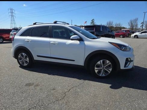 Used 2020 Kia Niro EX Premium image 3