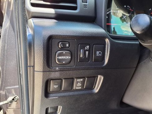 Used 2021 Toyota 4Runner TRD Off-Road Premium w/ Moonroof Package AWD/4WD image 24