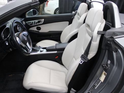 Used 2014 Mercedes-Benz SLK 250 image 17