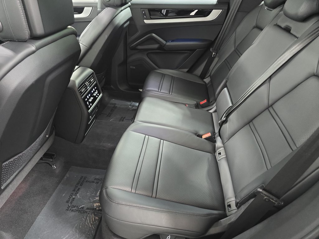 Certified 2026 Porsche Cayenne S AWD/4WD image 24