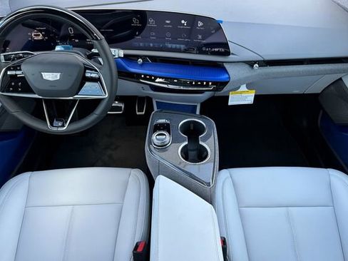 New 2026 Cadillac Optiq Luxury 1 image 13