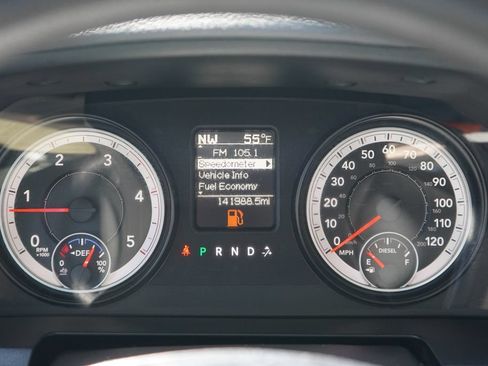 Used 2015 RAM 2500 Tradesman w/ Chrome Appearance Group AWD/4WD image 18