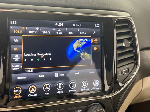 Used 2022 Jeep Grand Cherokee Laredo E image 15