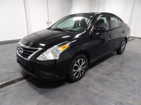 Used 2019 Nissan Versa S Plus image 4