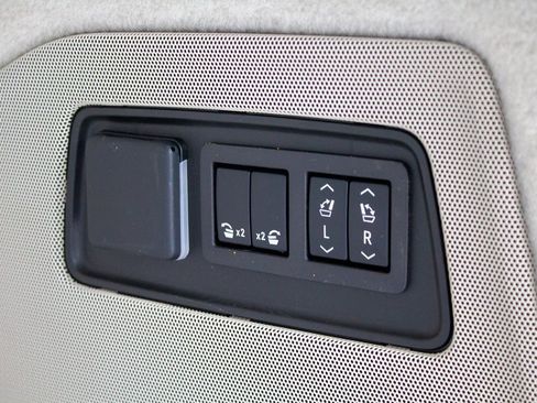 Used 2026 Cadillac Escalade Platinum Sport w/ LPO, Floor Liner Package image 27