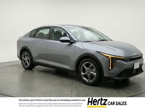 Used 2025 Kia K4 FWD image 1