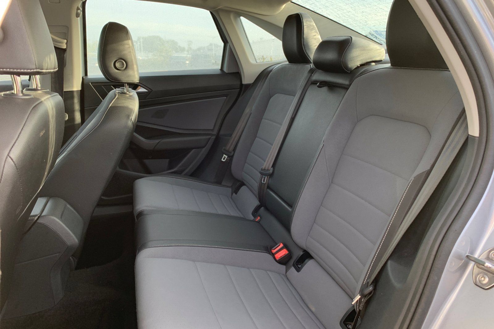 Used 2025 Volkswagen Jetta SE FWD image 15