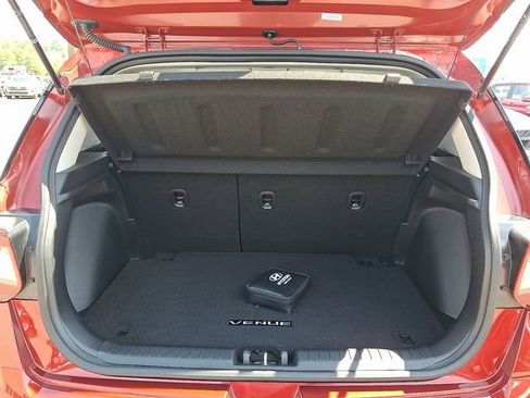 Certified 2024 Hyundai Venue Limited FWD image 28